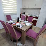 Strahinja Lux *