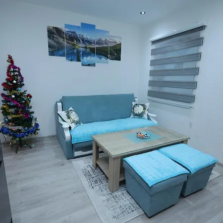 Strahinja Lux *