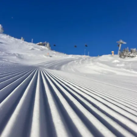 Strahinja Lux Τζαχορίνα