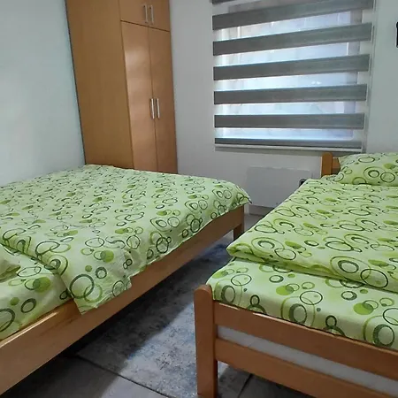 Strahinja Lux *
